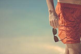 孕期妊娠合并新生儿男性假两性畸形怎么激素替代手术？